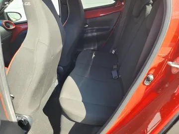 Car image 26