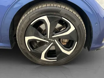 Car image 35