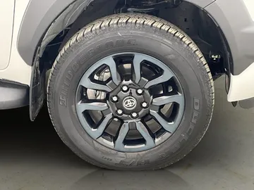 Car image 33