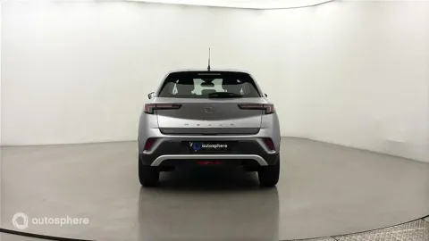 Car image 4