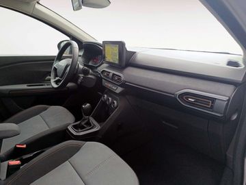 Car image 15