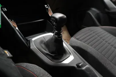 Car image 38