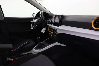 Car image 12