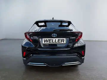 Car image 5