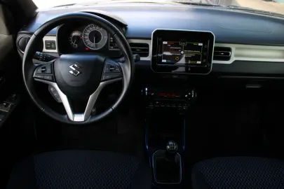 Car image 5