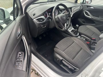 Car image 11