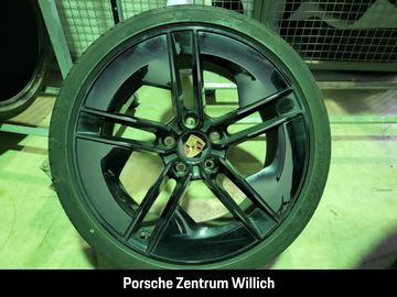 Car image 35