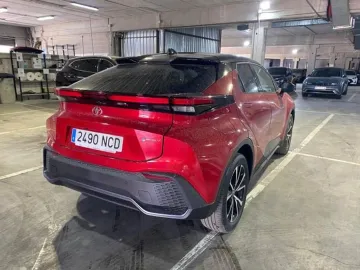 Car image 5