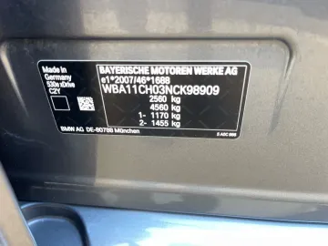 Car image 40