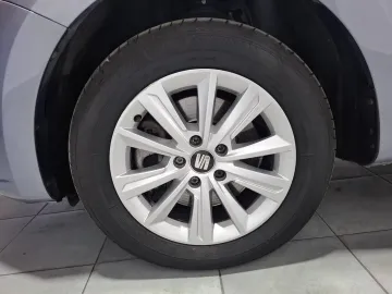 Car image 39