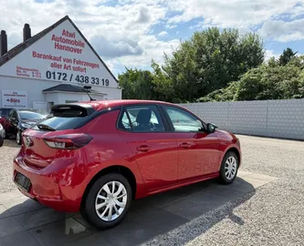 Car image 4