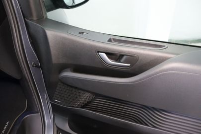 Car image 37