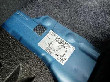 Car image 24