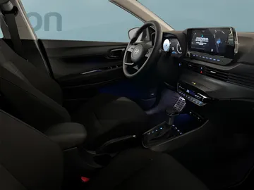 Car image 14