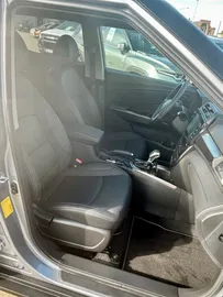 Car image 24