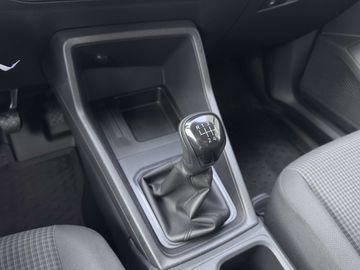 Car image 28