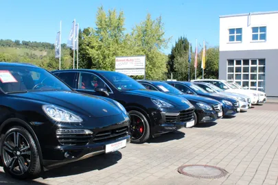 Car image 24