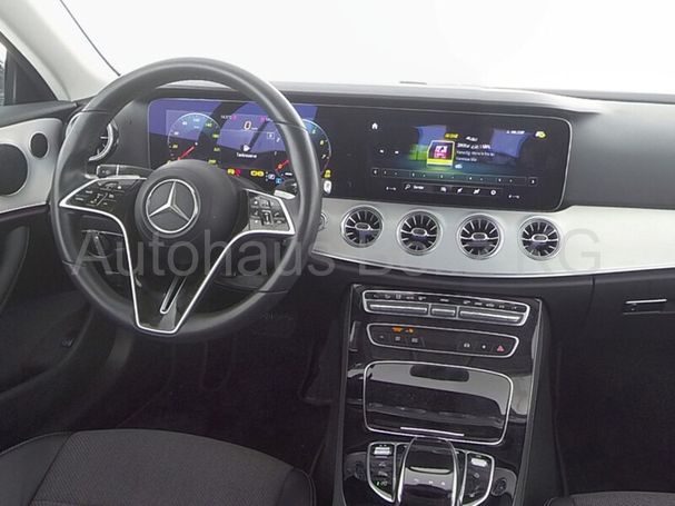 Mercedes-Benz E 200 Cabrio 145 kW image number 3