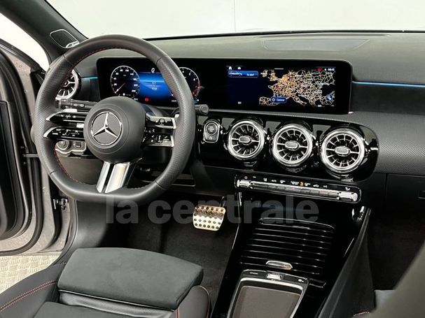 Mercedes-Benz A 180 100 kW image number 16