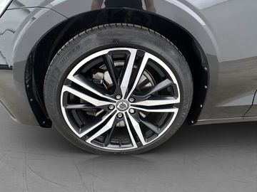 Car image 38