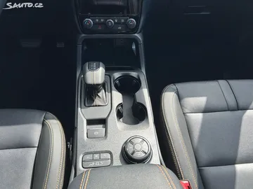 Car image 32