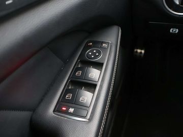 Car image 37