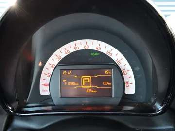Car image 27