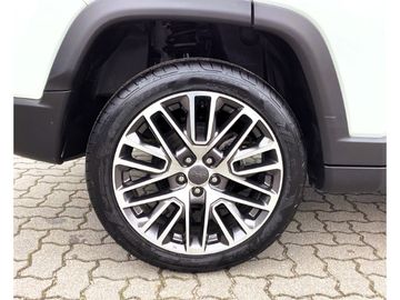 Car image 30