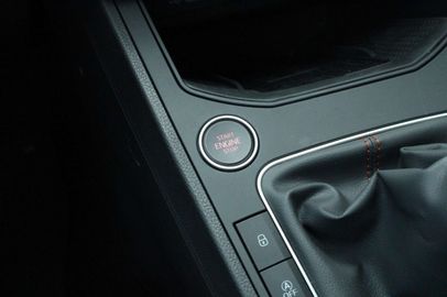 Car image 37