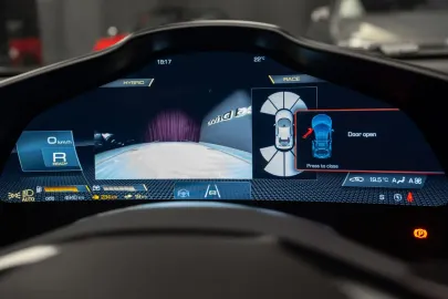 Car image 30