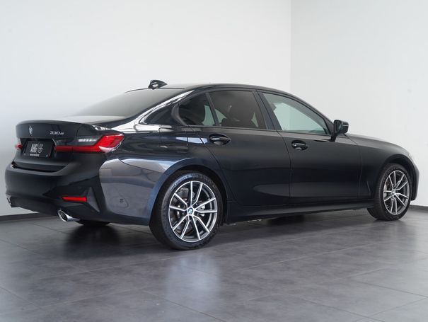 BMW 330 Advantage 185 kW image number 3