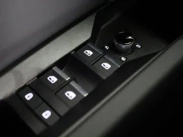 Car image 36