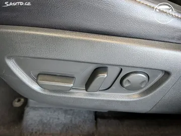 Car image 43