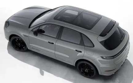 Car image 4