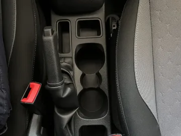 Car image 27