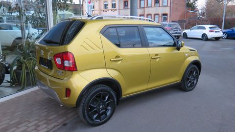 Car image 26