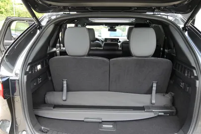 Car image 29