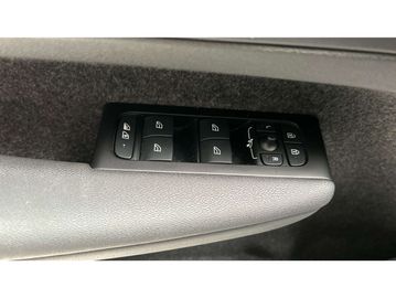 Car image 37