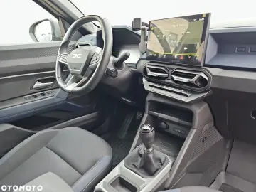 Car image 32