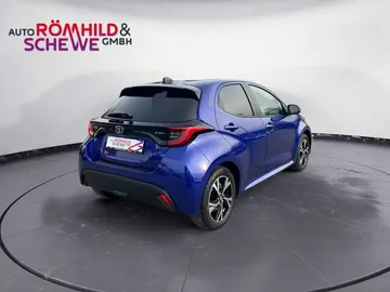 Car image 4