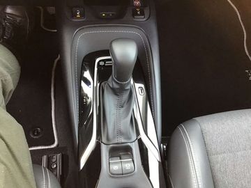 Car image 11