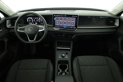 Car image 30