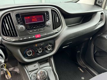 Car image 31