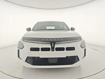 Car image 22