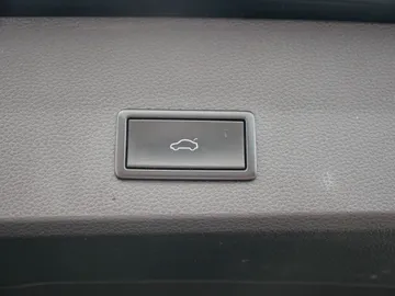 Car image 39