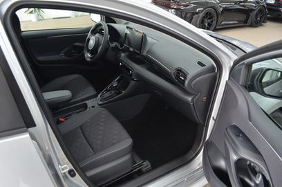 Car image 10