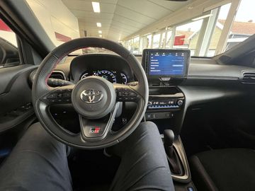 Car image 11