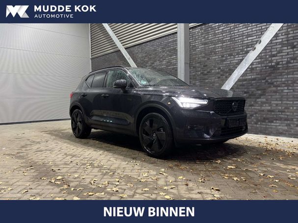 Volvo XC40 B3 Plus Black Edition 120 kW image number 2