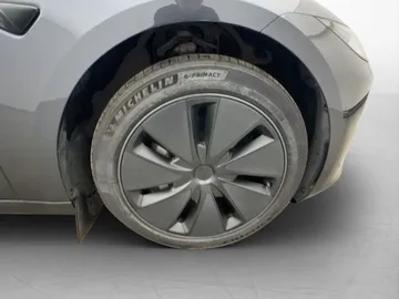 Car image 33