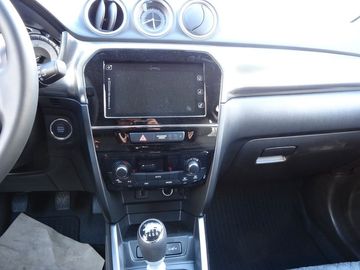 Car image 10